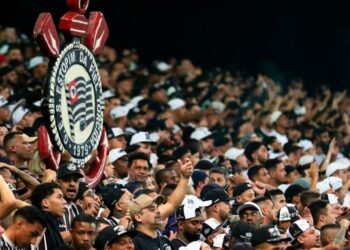 Corinthians negocia com meio-campista; já o Cruzeiro negocia a transferência de atacante para a Argentina
