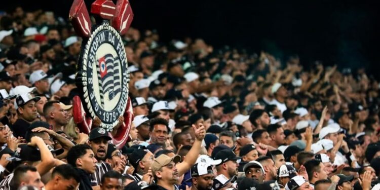 Corinthians negocia com meio-campista; já o Cruzeiro negocia a transferência de atacante para a Argentina