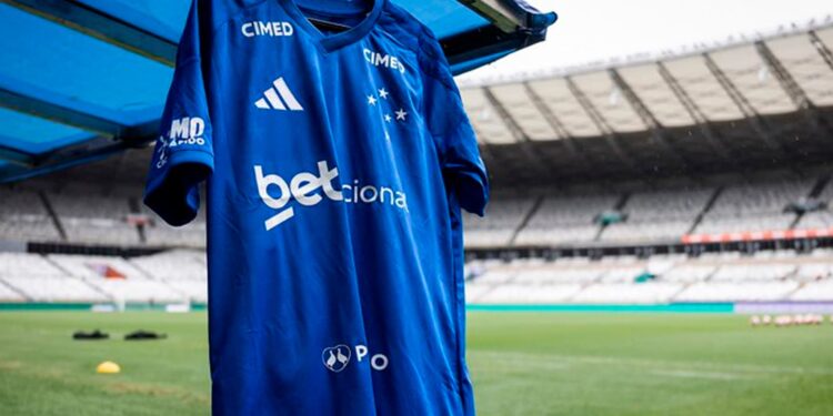 Cruzeiro negociou o lateral-esquerdo William com o Avaí, e agora o lateral-direito William interessa ao Athletico-PR