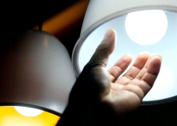 Conta de luz vai sofrer aumento de 14,97% para brasileiros abastecidos por esta concessionária