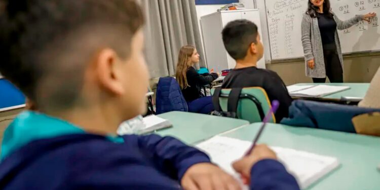 Idade mínima para entrar no Ensino Fundamental: antes disso, não pode