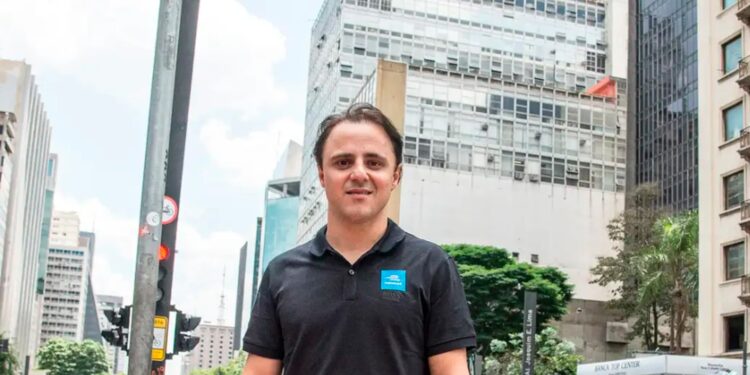 Felipe Massa não depende apenas das pistas para ganhar dinheiro e é sócio de uma rede com mais de 700 lojas