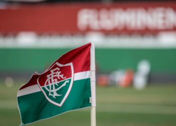 Fluminense acertou a venda de zagueiro; já Marcelo, seu ex-jogador, cria o próprio clube