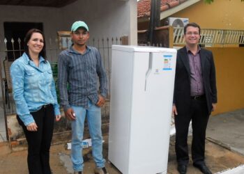 Programa estadual distribui ou troca geladeiras para beneficiar famílias de baixa renda