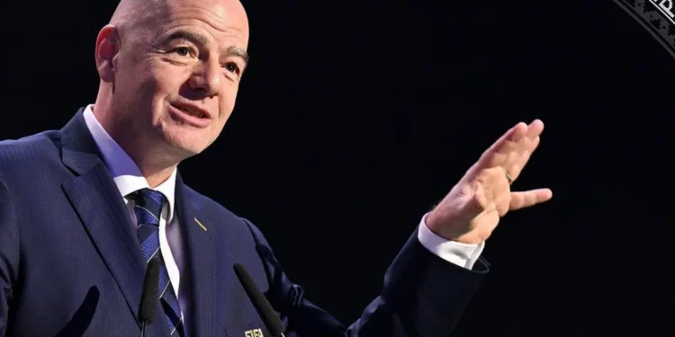 Enquanto o presidente da FIFA ganha R$ 2 milhões por mês, o presidente da CBF ganha bem menos