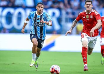 Enquanto o Inter contratou zagueiro pagando R$ 1 milhão por mês, Grêmio pagou R$ 3 milhões para comprar zagueiro