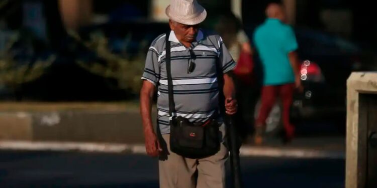 Idosos com 65 anos ou mais estão livre de pagar 3 contas em 2026