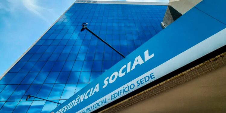 Aposentados do INSS podem receber R$ 8.475,55 por mês em 2026