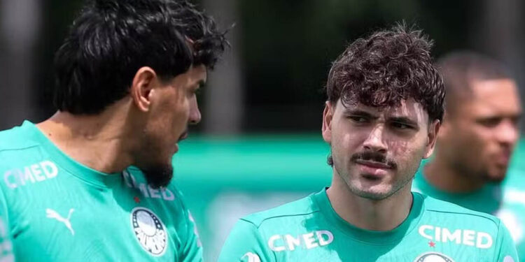 Enquanto Maurício ganha cerca de R$ 700 mil no Palmeiras, Gustavo Gómez ganha bem mais