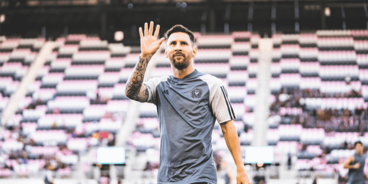 Enquanto Messi ganha 28,3 milhões de dólares na MLS, o salário de Lewandowski não vai chegar nem perto