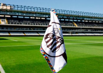 Enquanto o Palmeiras tem dívida de R$ 972 milhões, o Santos deve ainda mais