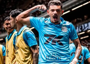 Santos encaminha ida de Tiquinho para o Fortaleza e negocia a contratação de jogador que está voando na Série B