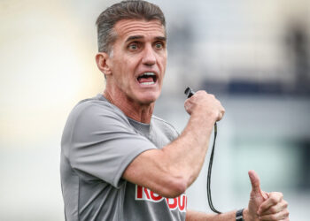 Bragantino fez 4 contratações na primeira janela e briga com o Botafogo por reforço para a segunda