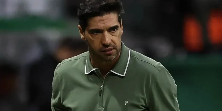 Enquanto o Palmeiras pode perder Abel Ferreira para a Premier League, o Atlético-MG fechou com um novo reforço