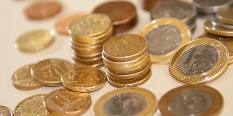 Quem recebe até R$ 2.766,00 tem direito a receber este benefício