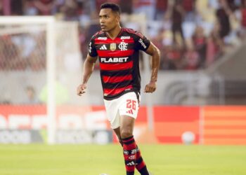 Alex Sandro não descarta deixar o Flamengo para reforçar um clube de Portugal