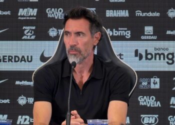 Enquanto o Cruzeiro acertou a saída de Walace para o Vitória, Galo está negociando um meia-atacante com um time português