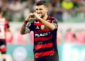 Grande revelação da Copa do Mundo ganha 10 vezes menos que Arrascaeta, do Flamengo