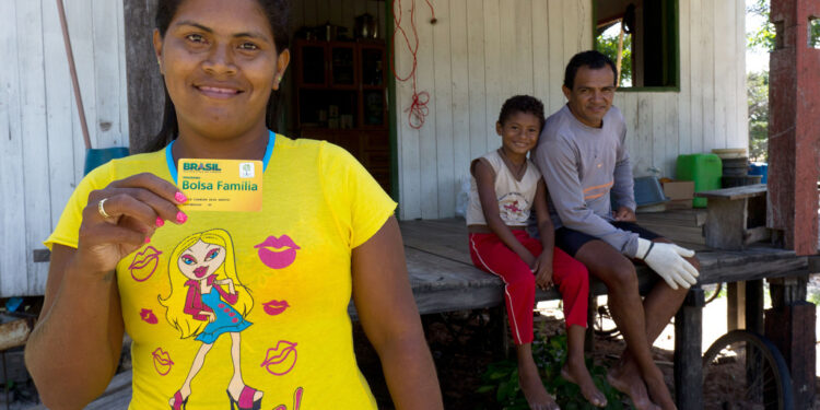 Mães com menos de 18 anos de idade conseguem receber o Bolsa Família?