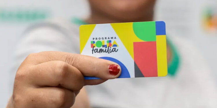 Beneficiários do Bolsa Família com NIS final 2 recebem notícia maravilhosa para esta quinta-feira (18)
