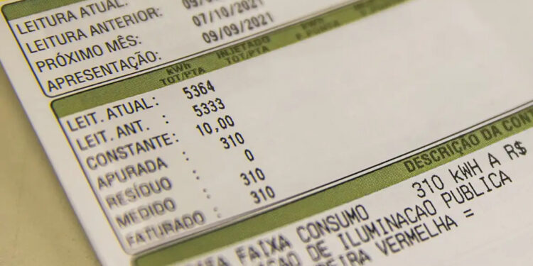 Brasileiros recebem péssima notícia sobre a conta de luz em julho