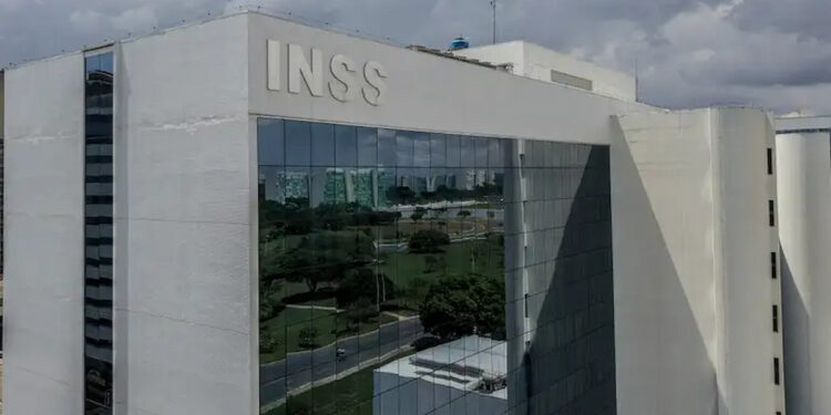 Alerta geral do INSS sobre golpe que mira aposentados