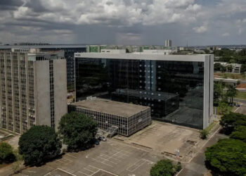 Quem vai fazer a Prova de Vida do INSS precisa tomar cuidado para não cair em golpe
