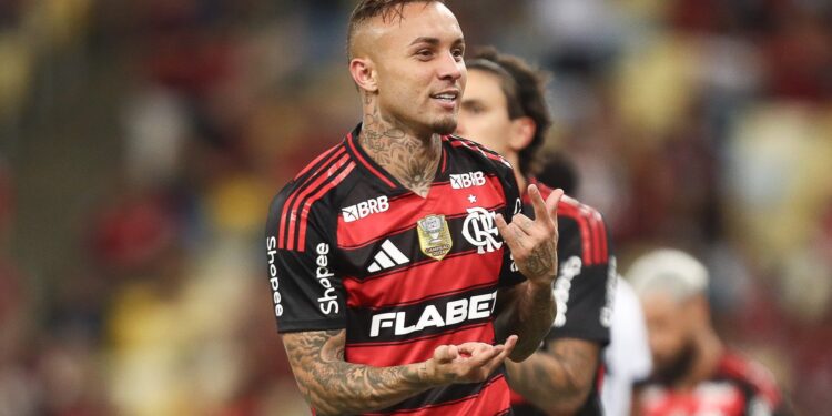 Corinthians faz proposta para Memphis Depay e quer jogador do Flamengo