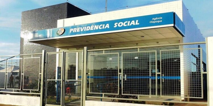 Quem trabalha no exterior consegue se aposentar pelo INSS?