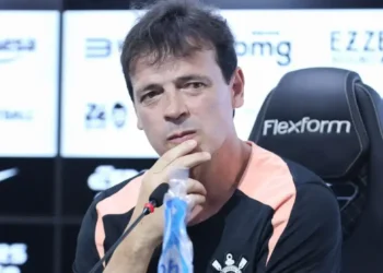Corinthians rejeita atleta que acaba de deixar o Real Madrid, enquanto Diniz quer ex-Vasco para o time masculino