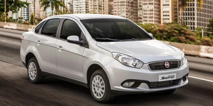 Substituto do Siena com capacidade de fazer 760 km e porta-malas gigante sai por cerca de R$ 95 mil