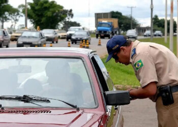 “Regra da Interrupção”: multa de trânsito chega a R$ 17,6 mil