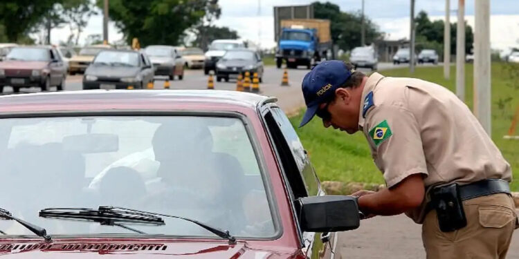 “Regra da Interrupção”: multa de trânsito chega a R$ 17,6 mil