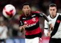 No Vasco, dois jogadores estão voltando após empréstimo, enquanto o Flamengo assinou com dois atletas