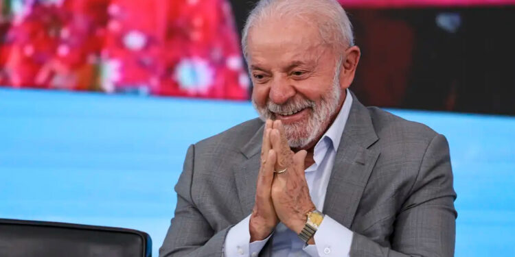 Quais são os benefícios sociais oferecidos pelo Governo Brasileiro?