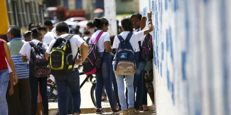 “Regra da Escola” deve ser cumprida para que o beneficiário do Bolsa Família não perca o benefício