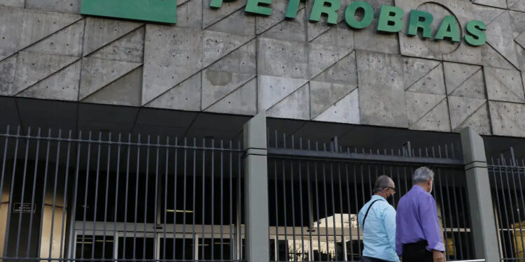 Petrobras está pagando para brasileiros estudarem: veja como