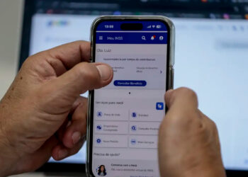 Beneficiários do INSS vão receber 14º salário em 2026?