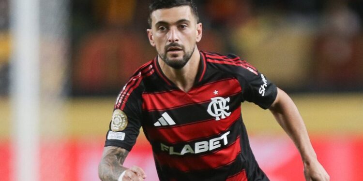 Enquanto Arrascaeta ganha R$ 2 milhões no Flamengo, Matheus Pereira ganha muito mais no Cruzeiro