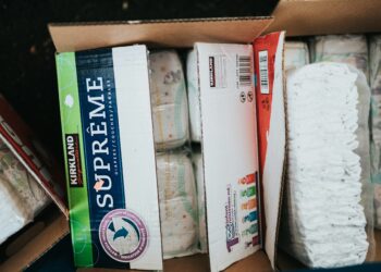 Quem tem 60 anos ou mais pode receber fraldas geriátricas gratuitas pelo programa Farmácia Popular