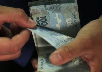 Beneficiários do Bolsa Família podem receber R$ 150 extra no próximo mês