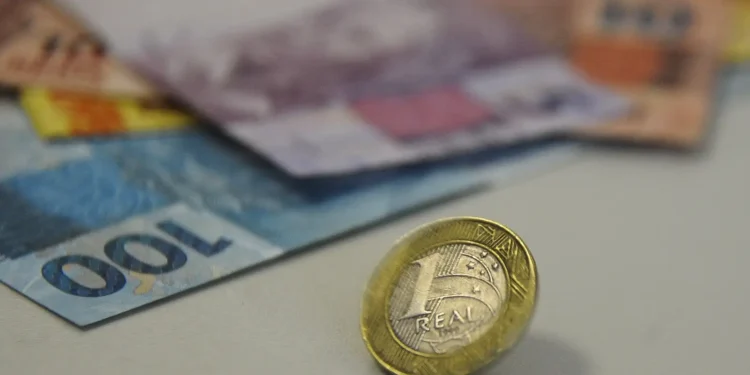 Pagamento de 40% do 13º salário chegou nesta sexta-feira (19) para servidores desta cidade