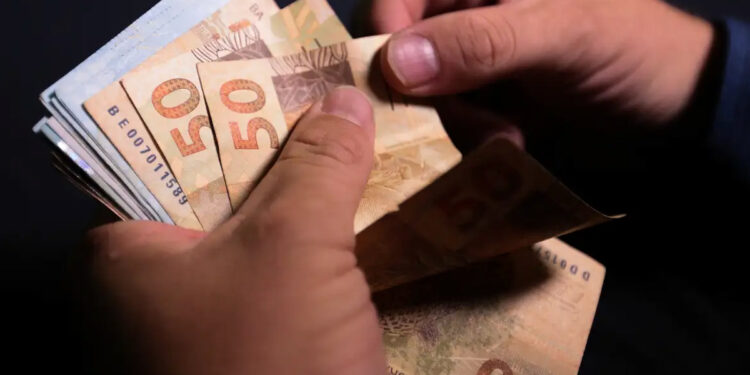 Quem recebe até três salários mínimos por mês tem direito a esse benefício no Rio Grande do Sul