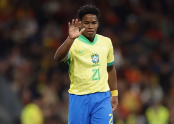 Enquanto Endrick ganha R$ 2,4 milhões no Real Madrid, Rayan ganha bem menos no Bournemouth