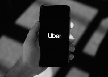 Uber adiciona duas novas regras para os motoristas poderem atuar na categoria Comfort