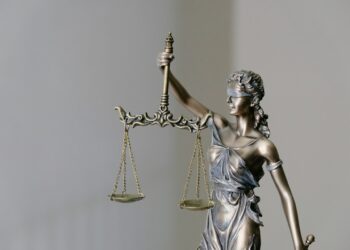 Qualquer processo em que você entre dá direito à Justiça gratuita?