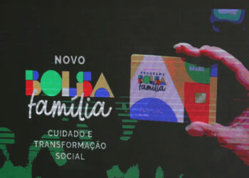 Estado que mais cresceu no Brasil em 2026 paga benefício extra de R$ 300 para beneficiários do Bolsa Família