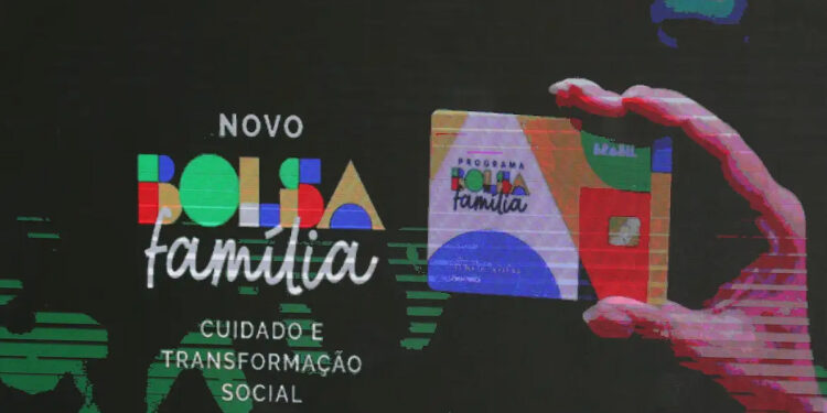 Estado que mais cresceu no Brasil em 2026 paga benefício extra de R$ 300 para beneficiários do Bolsa Família
