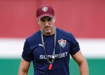 Fluminense faz negócio milionário com time cipriota, já o Flamengo faz proposta que vai complicar o Botafogo