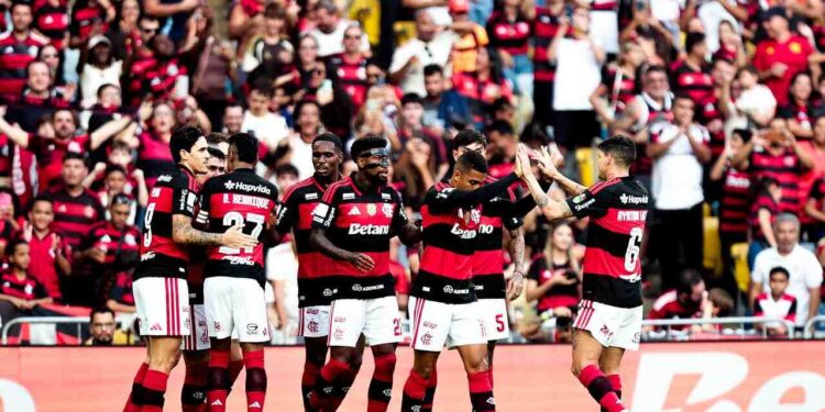 Recusou proposta francesa para jogar no Flamengo até o fim de 2026